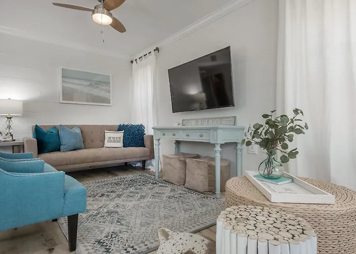 Fully Renovated Indian Rocks Getaway Holiday home *