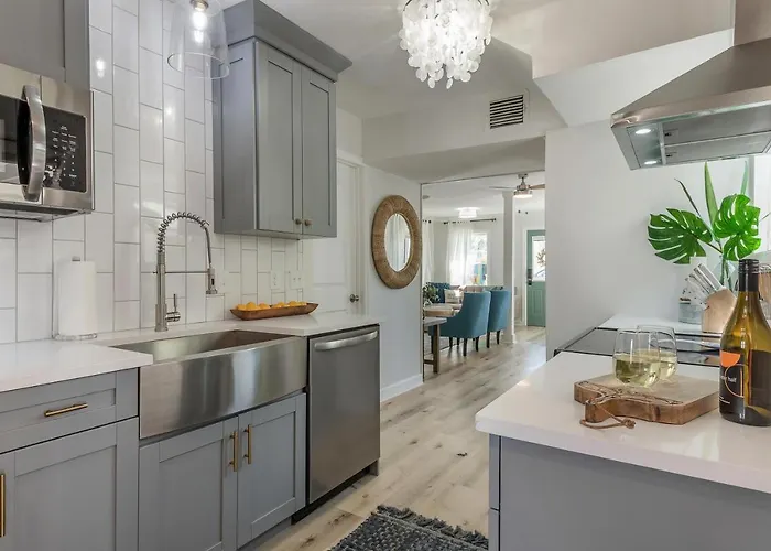 Fully Renovated Indian Rocks Getaway Clearwater Beach