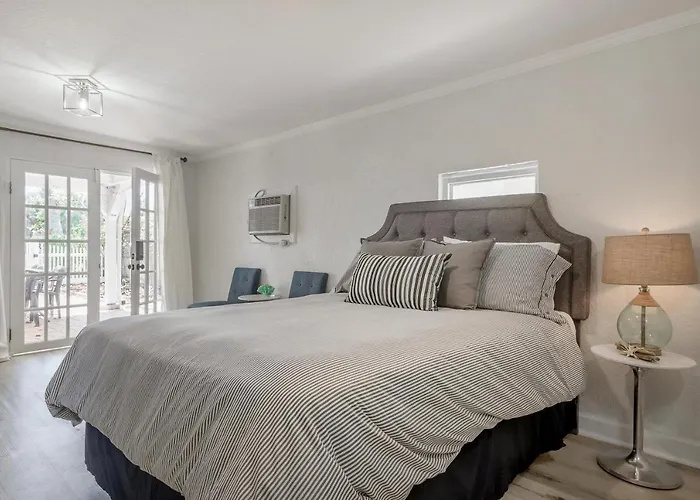 Holiday home Fully Renovated Indian Rocks Getaway