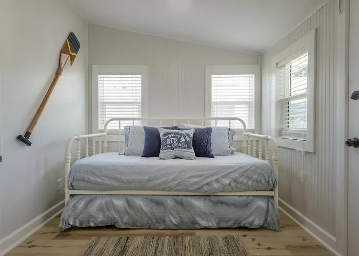 Fully Renovated Indian Rocks Getaway